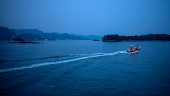 Un barco parte de Sai