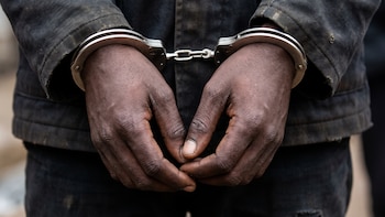 Un hombre es arrestado en República Dominicana tras una denuncia por agresión a una mujer y a su hija