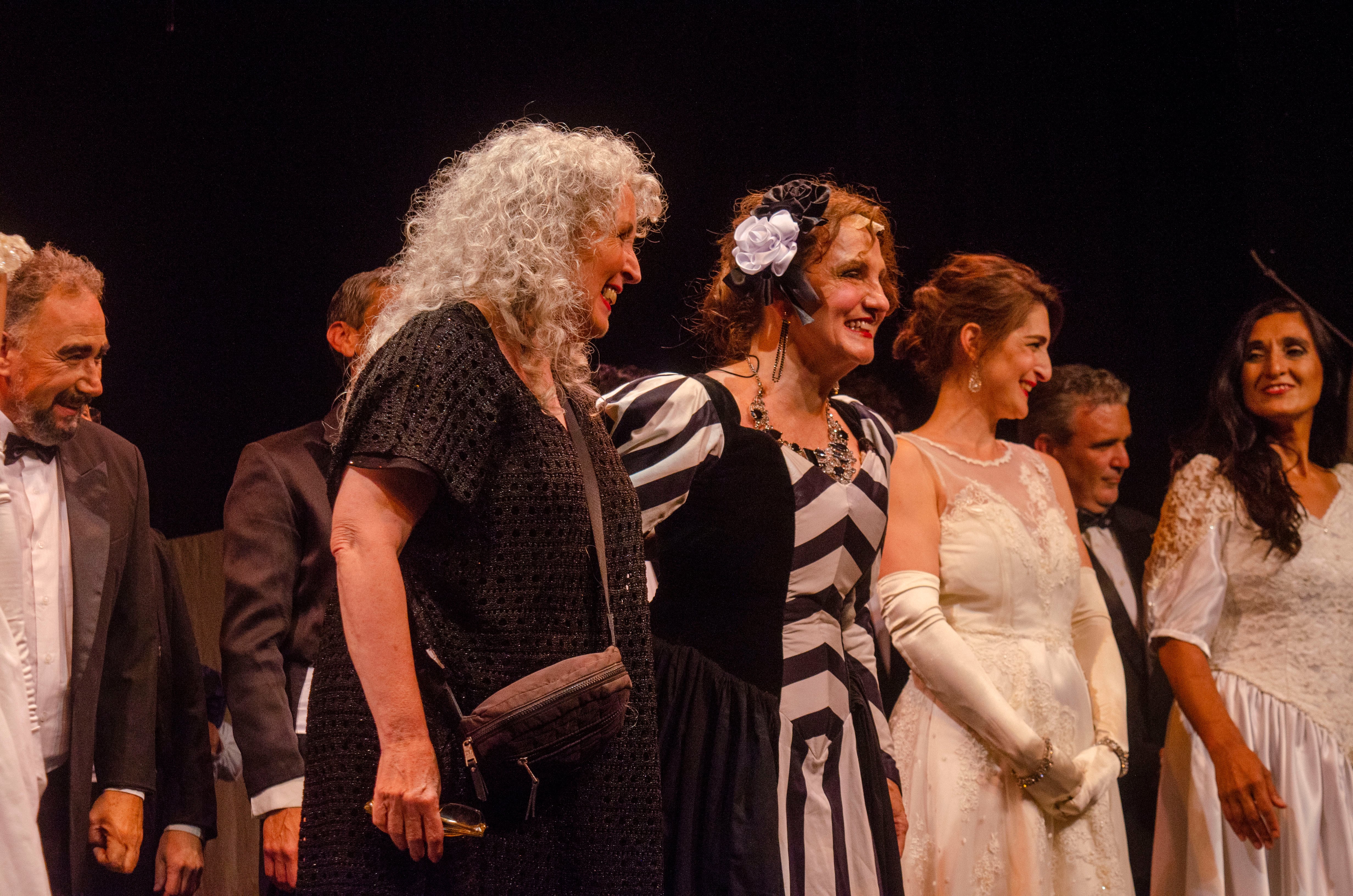 Victoria y María Carreras comparten la dirección artística y el desafío de adaptar grandes clásicos teatrales para nuevas y diversas audiencias (Gentileza Prensa)