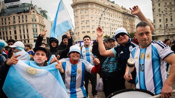 En fotos: así se vive en las calles de Buenos Aires la semifinal entre Argentina e Inglaterra