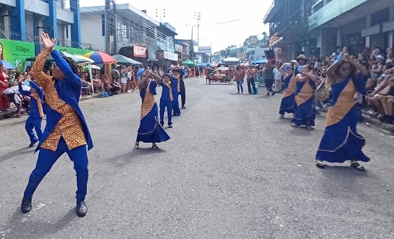 El Grand Gala Parade llenó las calles del centro de Limón de música, color y tradición durante la celebración del Día de la Persona Negra y la Cultura Afrocostarricense. (Cortesía)