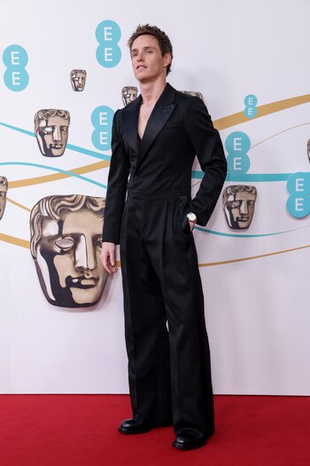 Eddie Redmayne posa a su