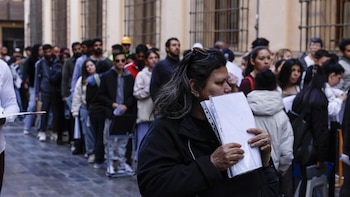 Stevens, Andrés, Mirna, Diana, los migrantes que aspiran a regularizarse en España: entre la burocracia y la esperanza