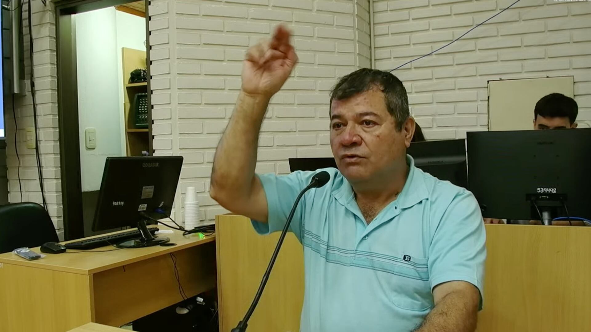 Sena habló durante más de 35 minutos