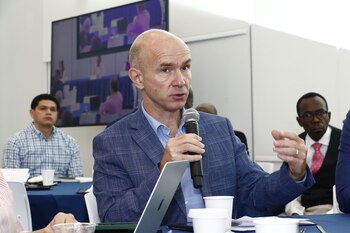 Evan Ellis de la Escuela