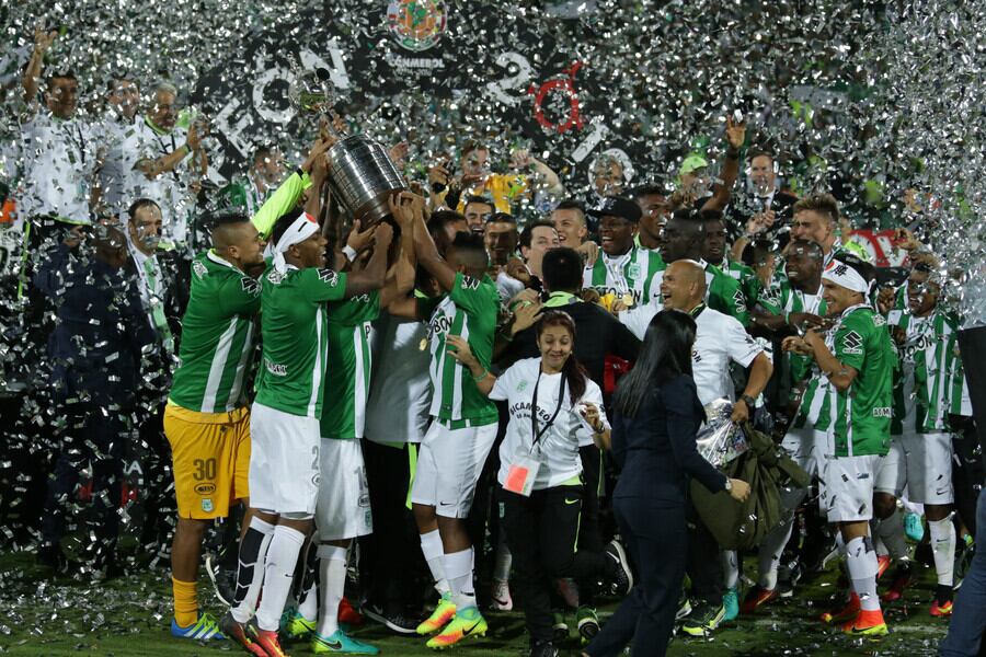 El cuadro Verdolaga quedó campeón de la Copa Libertadores 2016, y varios ídolos en la encuesta se encuentran en el equipo ideal de sus 78 años de historia - crédito Diego Pineda / Colprensa