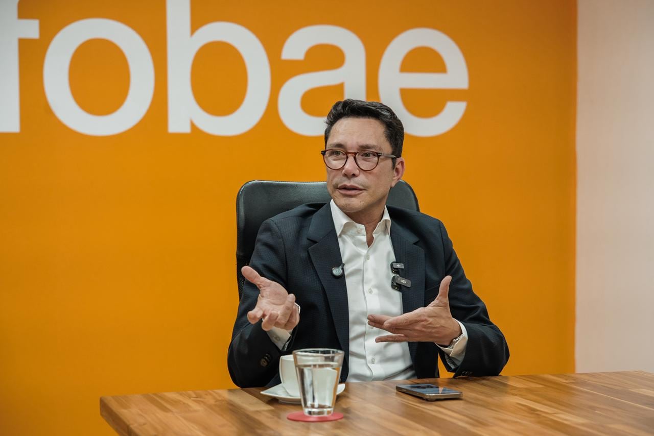 La defensa de Carlos Caicedo sostiene que el aumento en el número de obras respondió a la disponibilidad de recursos y a una decisión administrativa para ampliar la cobertura del proyecto - crédito Infobae Colombia