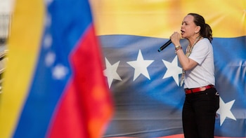 Diosdado Cabello reta a María Corina Machado a volver a Venezuela y niega que el Gobierno impida su regreso
