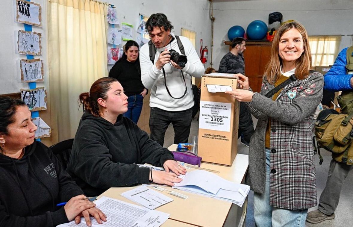 Fernanda Raverta votó temprano en Mar del Plata