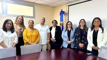 Funcionarios del Ministerio de Relaciones Exteriores de Guatemala y representantes de la Asociación Guatemalteca de Exportadores mantienen una reunión con autoridades de la Dirección General de Ganadería del Ministerio de Agricultura de República Dominicana, con el objetivo de facilitar el acceso de productos guatemaltecos al mercado dominicano y fortalecer los canales de comercio bilateral. (Foto cortesía MINEX)
