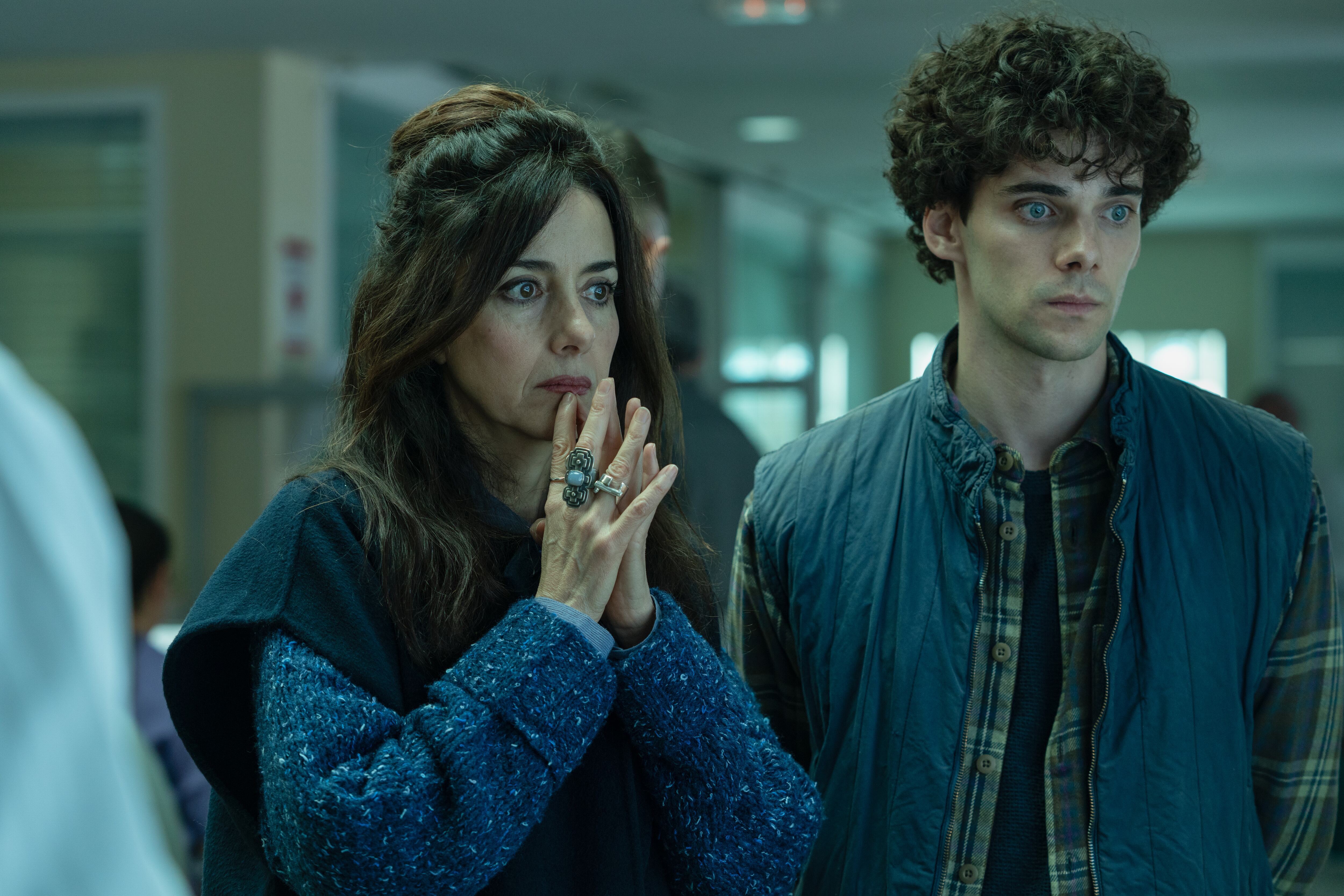 EL JARDINERO. Cecilia Suárez as China Jurado, Álvaro Rico as Elmer in episode 02 of EL JARDINERO. Cr. Niete/Netflix © 2024