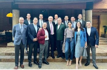 Arturo Zamora acompañó a Adán