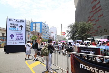 Poco a poco miles de