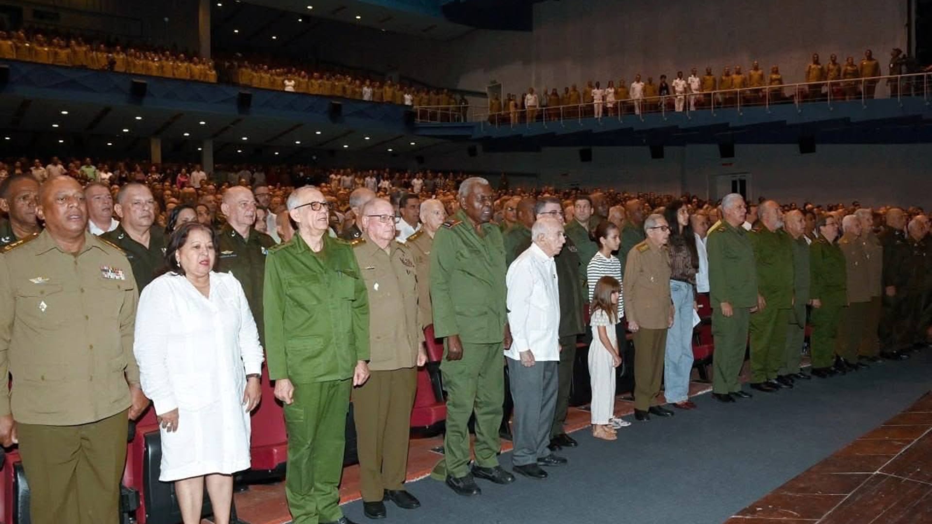 Los líderes de la dictadura cubana, el 6 de junio de 2026, en el Teatro Karl Marx de La Habana
