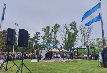 En la plazoleta lindante al