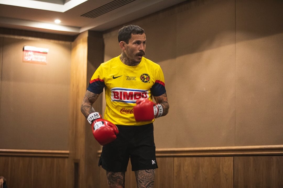 La elección de lucir la camiseta azulcrema en la antesala de su combate permitió al representante ecuatoriano conectar con seguidores locales y subrayar su trascendencia. (Instagram/ @chitoveraufc)