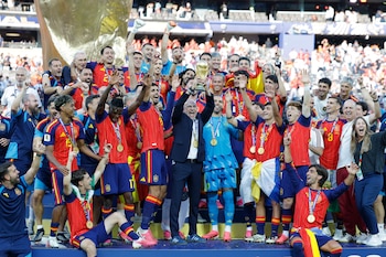 La selección de España se coronó campeona del Mundial 2026, levantó su segunda Copa del Mundo, y a eso también hizo referencia Néstor Lorenzo - crédito Lavandeira Jr/EFE