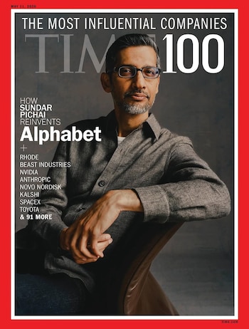 Retrato de Sundar Pichai en la portada de TIME, con gafas y una camisa oscura. Los titulares "TIME 100" y "Alphabet" son visibles en la cubierta