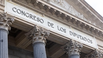 Un policía del SUP abrirá mañana la ronda de comparecencias en el Congreso sobre la regularización