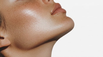 Extracción de grasa bucal: riesgos de envejecimiento prematuro y asimetría, según expertos