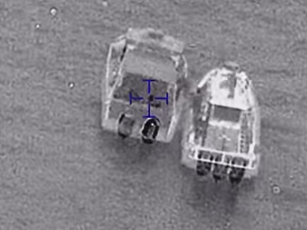 Las autoridades federales detuvieron al cubano Yunio Pelegrin Luis cerca de North Key Largo por la intercepción de una lancha con 23 ocupantes. (Captura de vídeo de CBP)