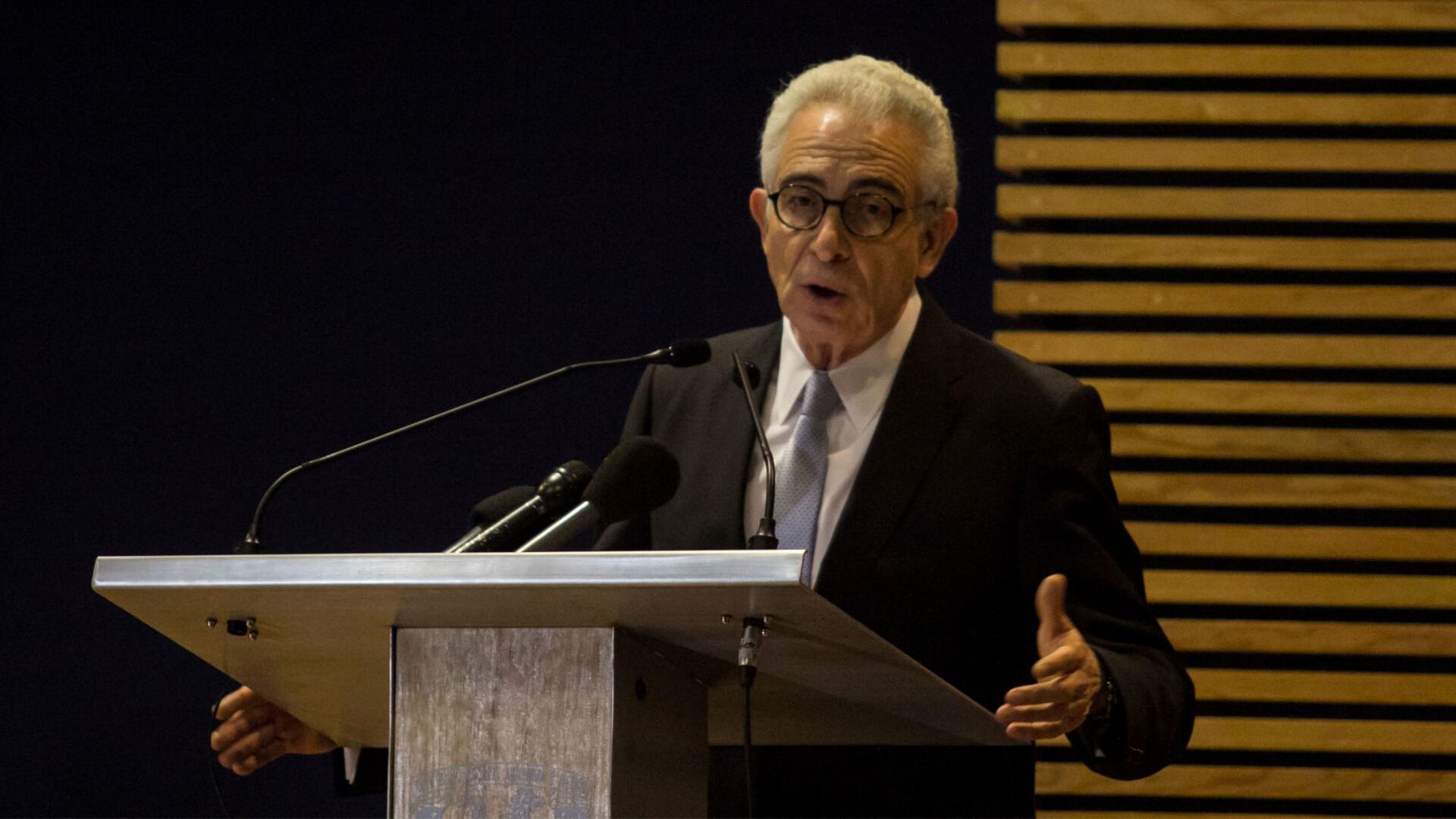 O ex -presidente Ernesto Zedillo, durante a submissão do novo comissário da Cidade do México em 2018. Crédito: Cuarrosctorroto: Galo Cañas /coroscuro.com