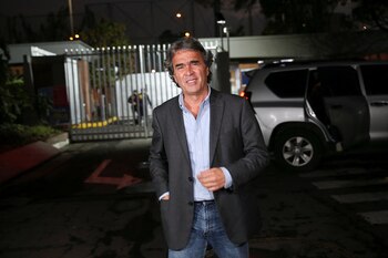 Colombian presidential candidate Sergio Fajardo arrives at a presidential debate on national television in Bogota, Colombia March 21, 2022. REUTERS/Luisa Gonzalez