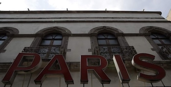 (Facebook Farmacia París)