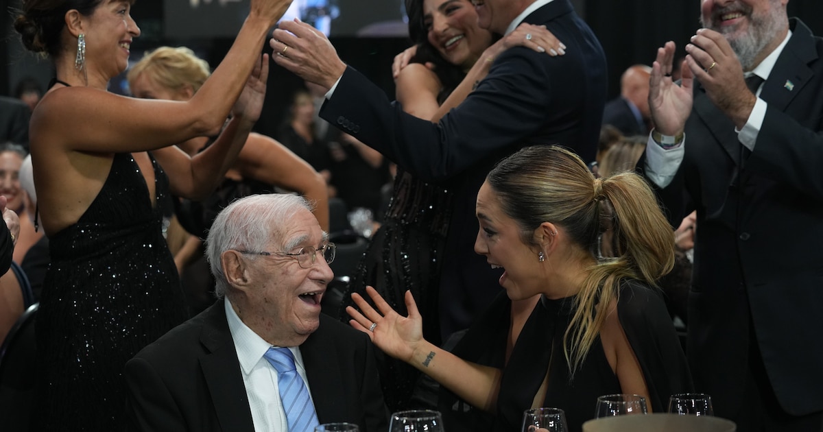 El emotivo homenaje a Enrique Macaya Márquez en los Martín Fierro 2026