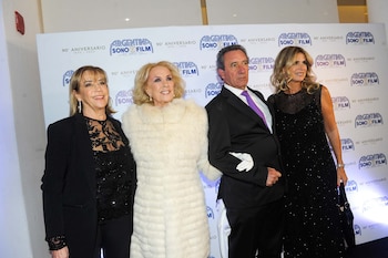 Todas las estrellas juntas para celebrar junto a Luis Scalella los 90 años de Argentina Sono Film