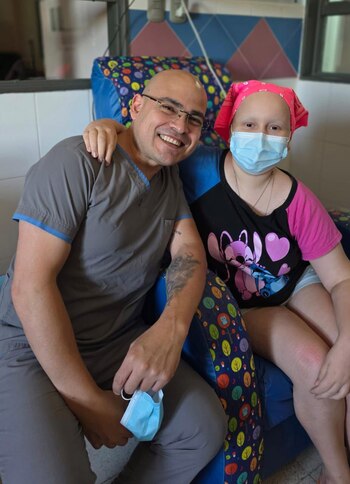 Luis, el enfermero que cuida