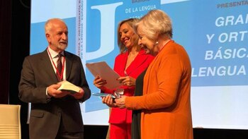 El académico Salvador Gutiérrez Ordóñez