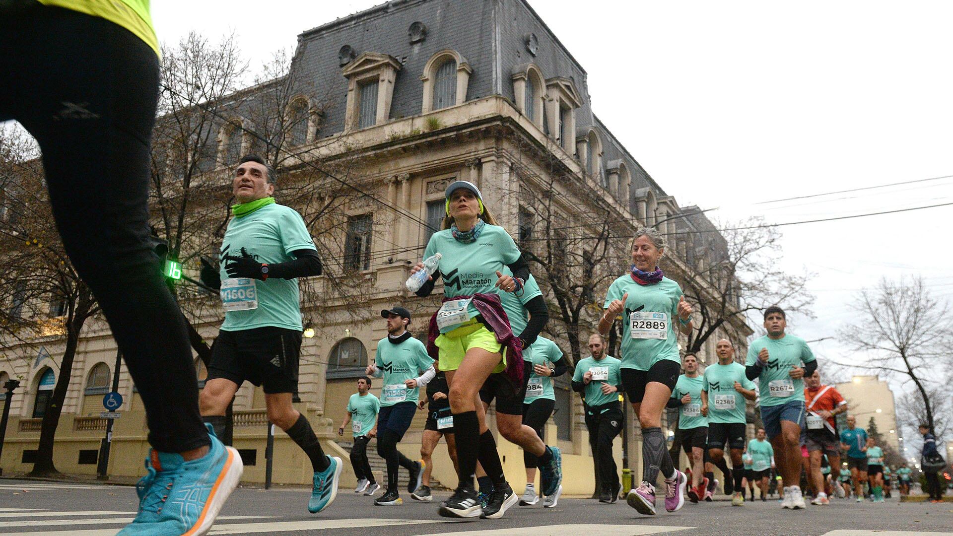 Se esperan unos 3.500 corredores para disputar las dos categorías (10 y 21 kilómetros)