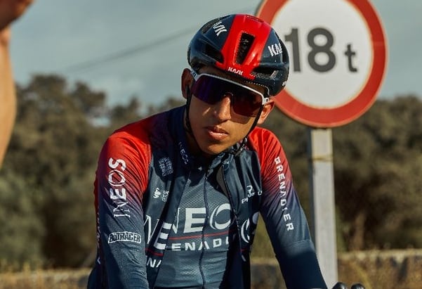 El corredor colombiano se encuentra disputando la Vuleta a Burgos, carrera de preparación para lo que será la Vuelta a España - crédito @INEOSGrenadiers / X