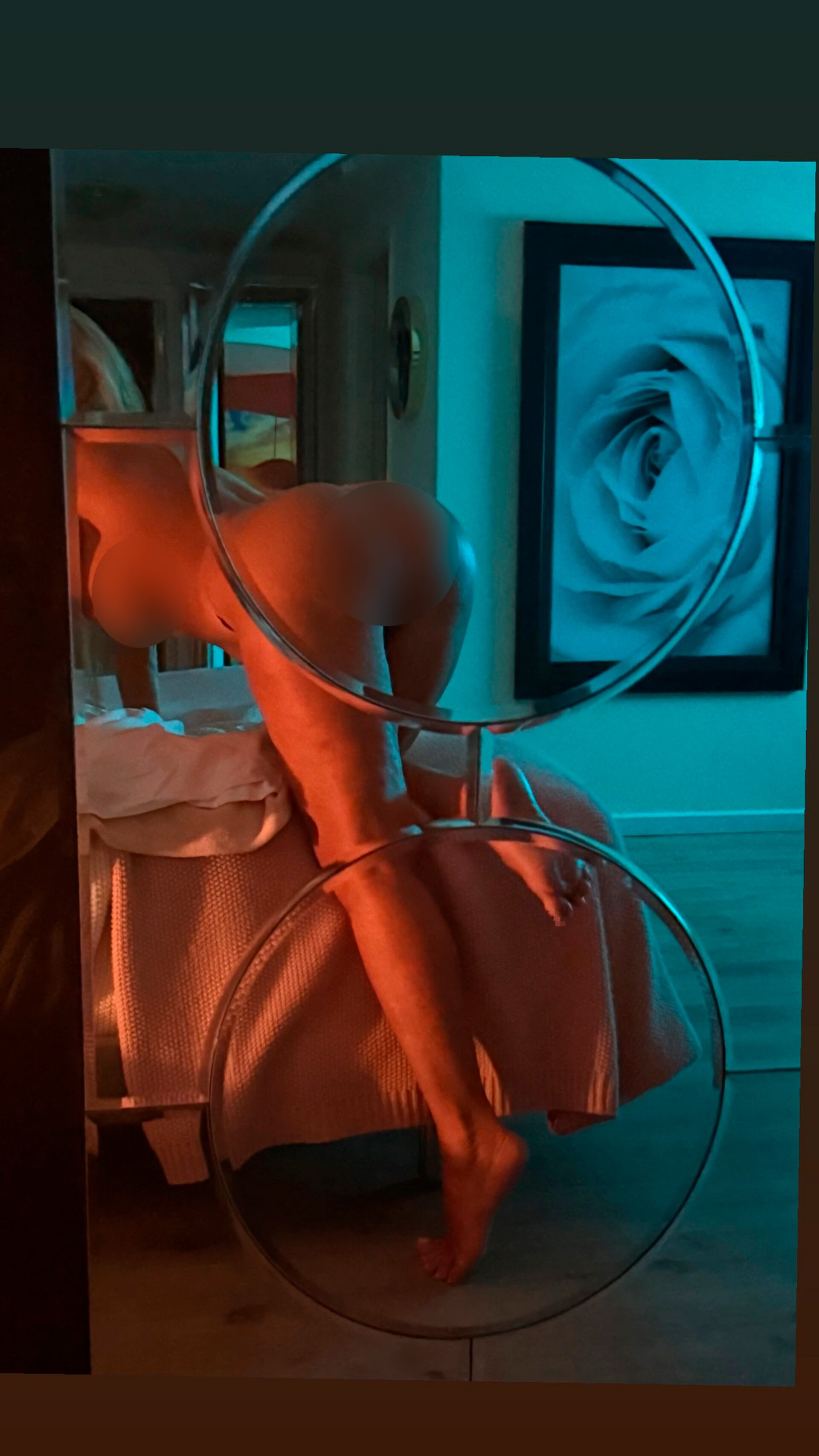 Graciela Alfano encendió las redes con una impactante foto en el que aparecía haciendo un desnudo total (Instagram, Iconoalfano)