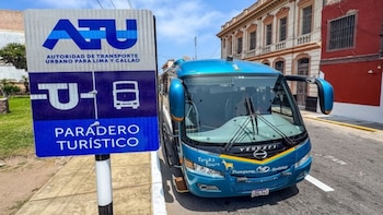 Los pasajeros pueden verificar en