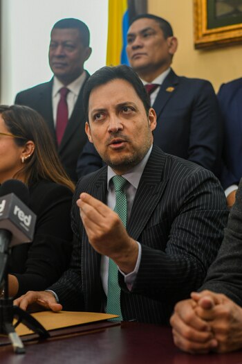 Lleven semanas advirtiendo al presidente