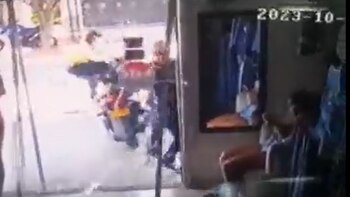 Con brutal patada, ladrón rompió