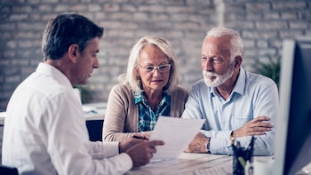 ¿Qué pasa con la herencia de una persona cuando muere y tiene deudas en el banco?