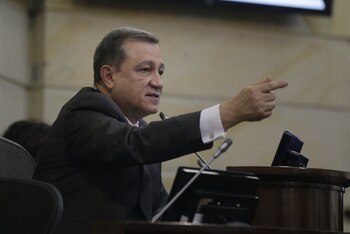 Ernesto Macías militares