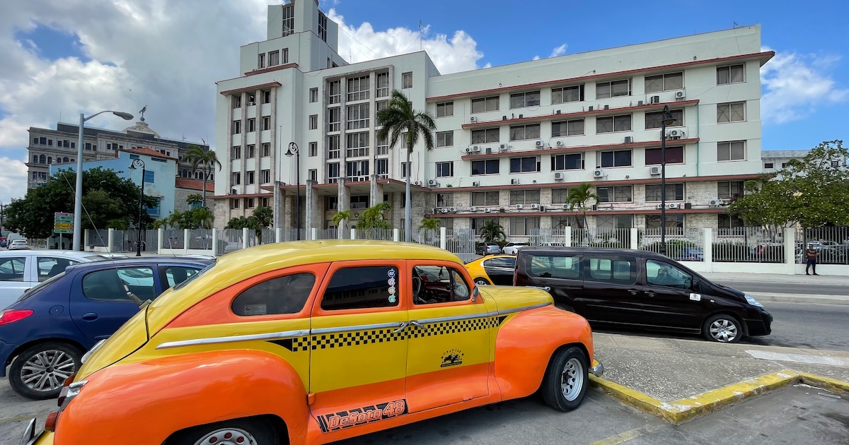 The United States expanded the sanctions against Cuba and pointed to the financial heart of the dictatorship