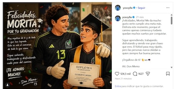Memo Ochoa felicita a Gilberto Mora (IG/ @yosoy8a)