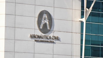 Investigan a 3 exdirectivos de Aerocivil por irregularidades en contrato de mantenimiento para 18 aeropuertos del país