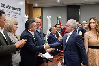 Santiago Creel se registró ante