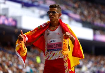 Yassine Ouhdadi celebrando su victoria