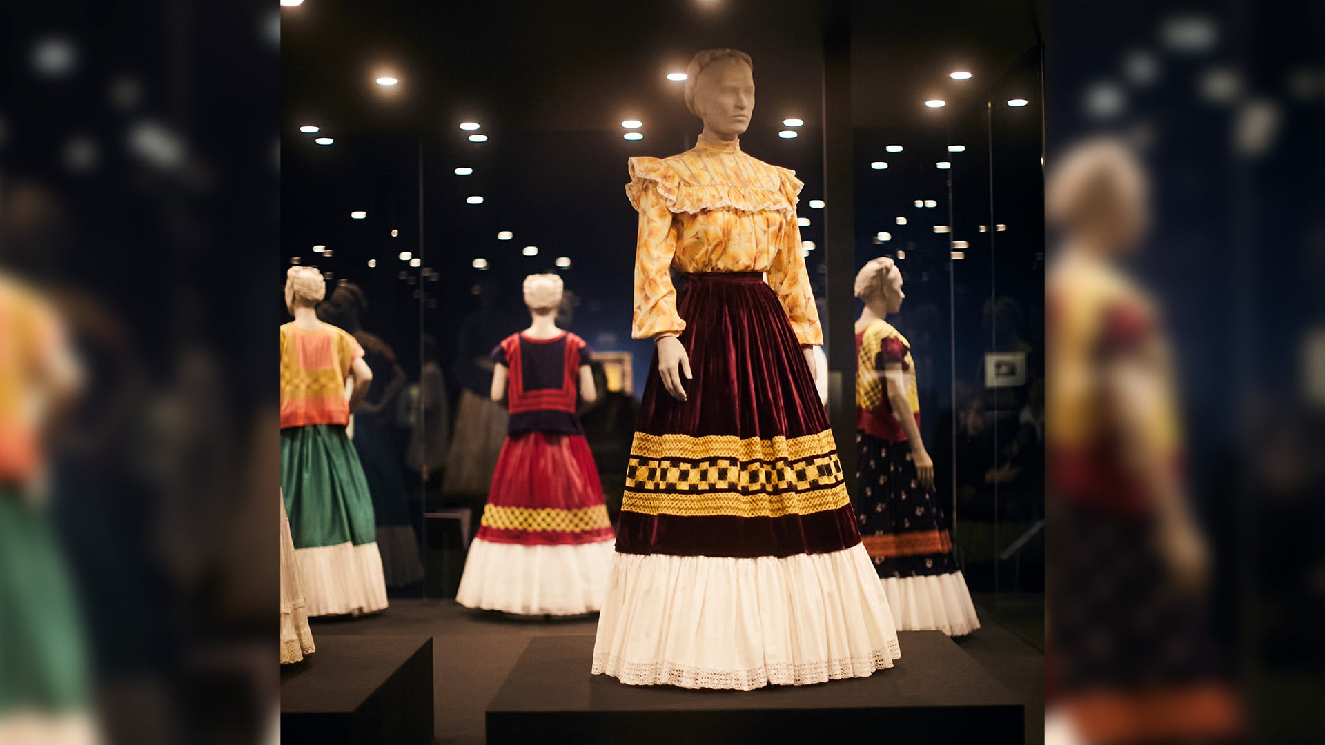 Viva Frida inaugura en el Malba una muestra con más de 300 objetos y piezas originales de Frida Kahlo que podrá visitarse hasta marzo de 2027 en Buenos Aires.