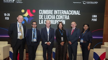 Autoridades en la cumbre Internacional