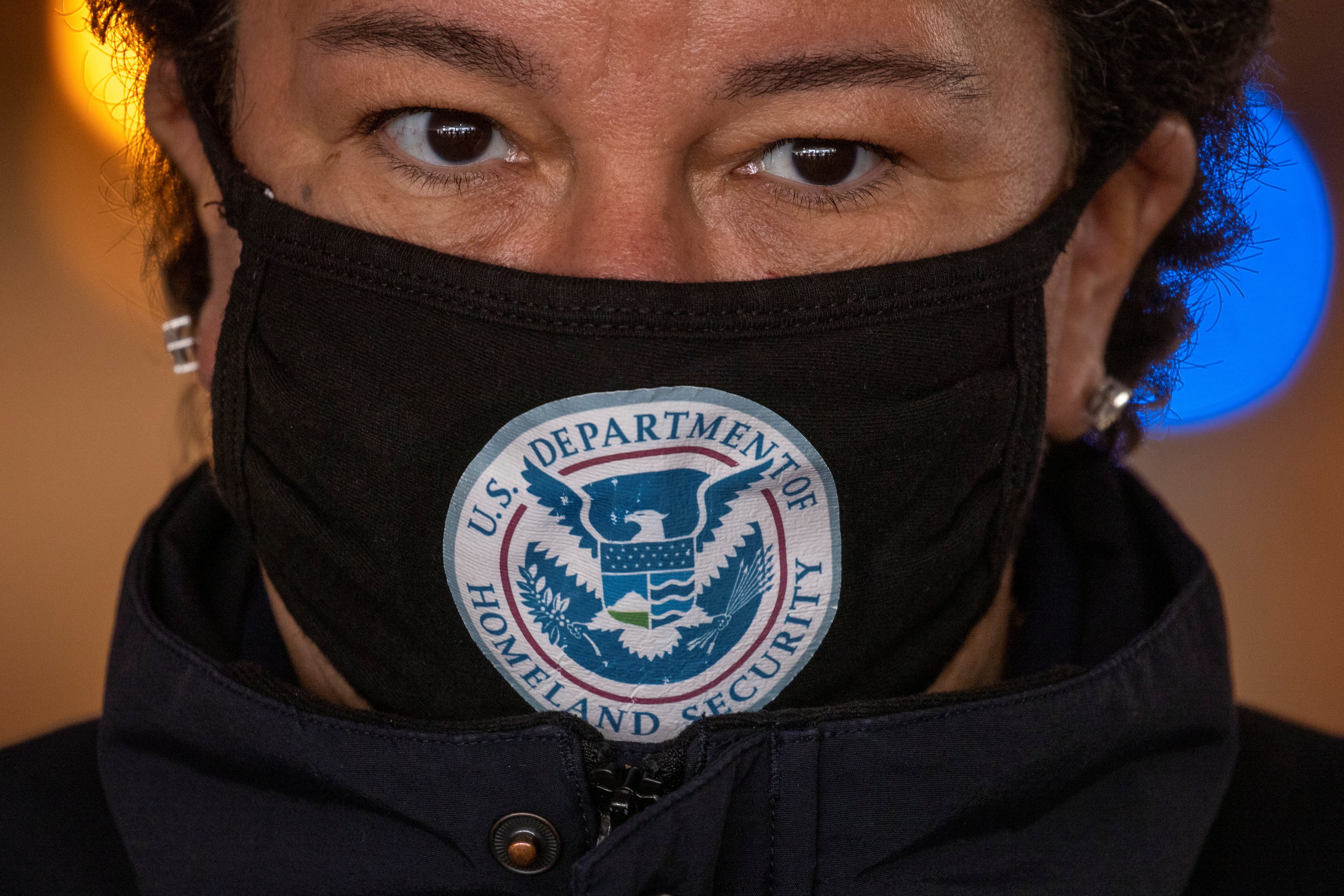 Persisten atrasos en reembolsos y gestiones vinculadas a la pandemia, con impacto en la capacidad de respuesta local (REUTERS/Mike Blake/Archivo)