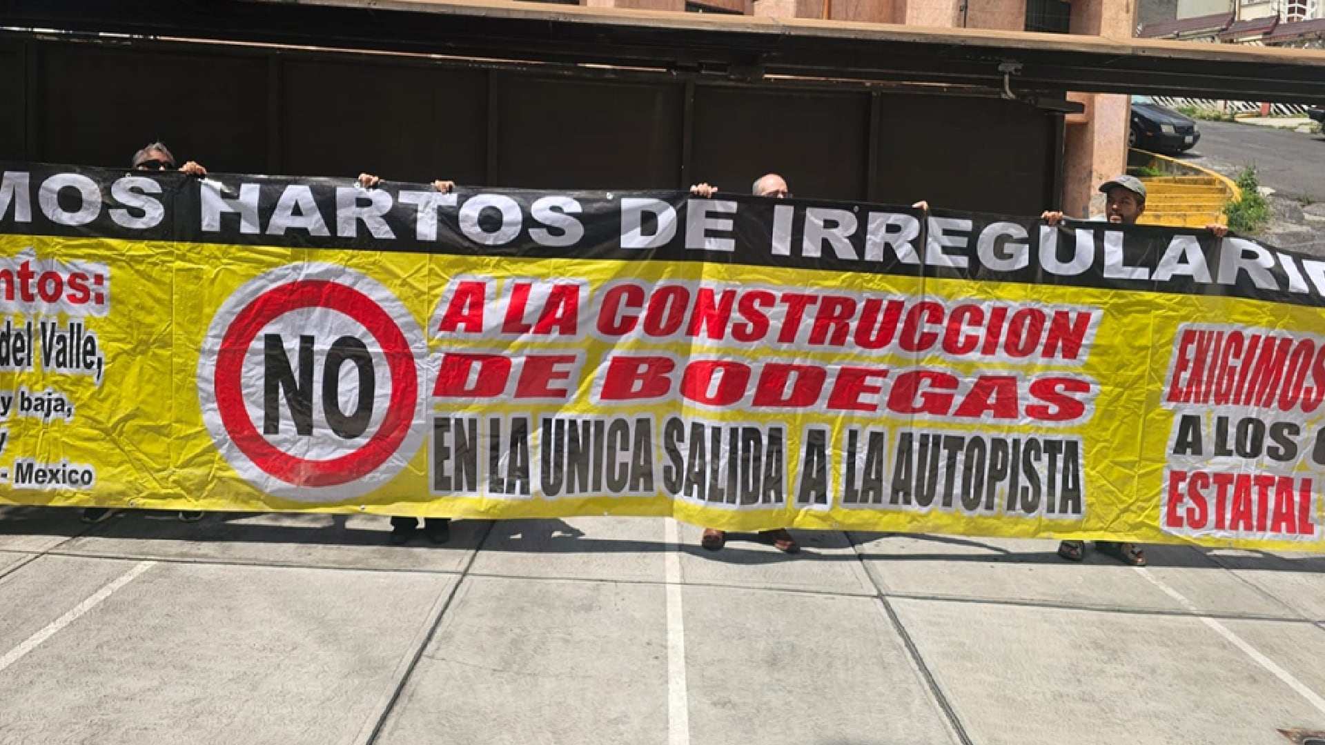 Vecinos del fraccionamiento Lomas Boulevares denunciaron que se otorgaron licencias ilegales para la construcción de bodegas en zona habitacional (especial)
