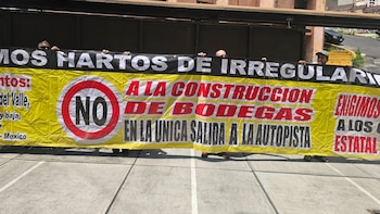 Vecinos de Lomas Boulevares exigen cancelar construcción de bodegas en Tlalnepantla